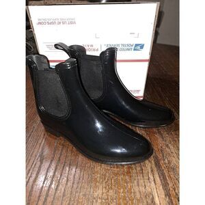 Size 10 Seven7 Dover Short Black Rain Boots Rubber Boots with Elastic Shaft